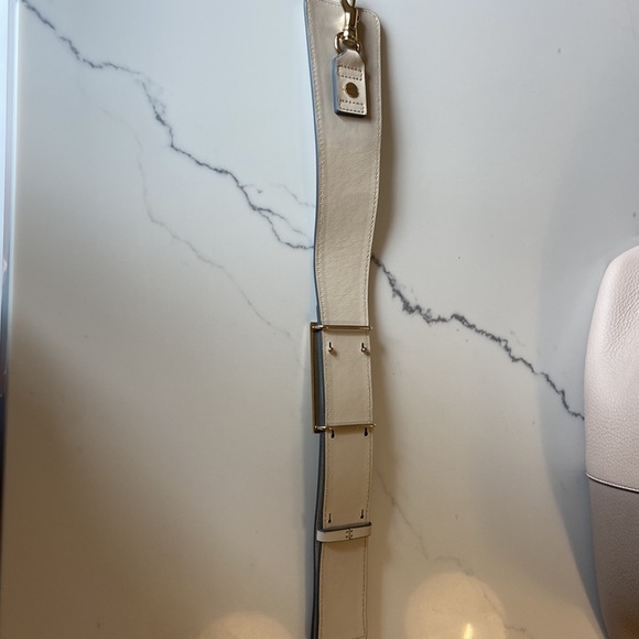 CHLOE Baylee Two-Tone Tote Bag - Picture 10 of 13